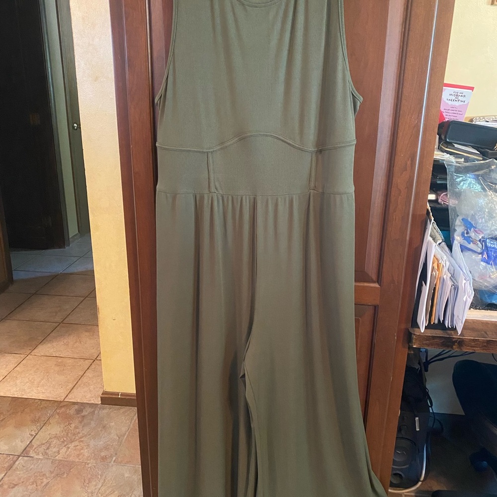 Olive Green Sleeveless Jumpsuit